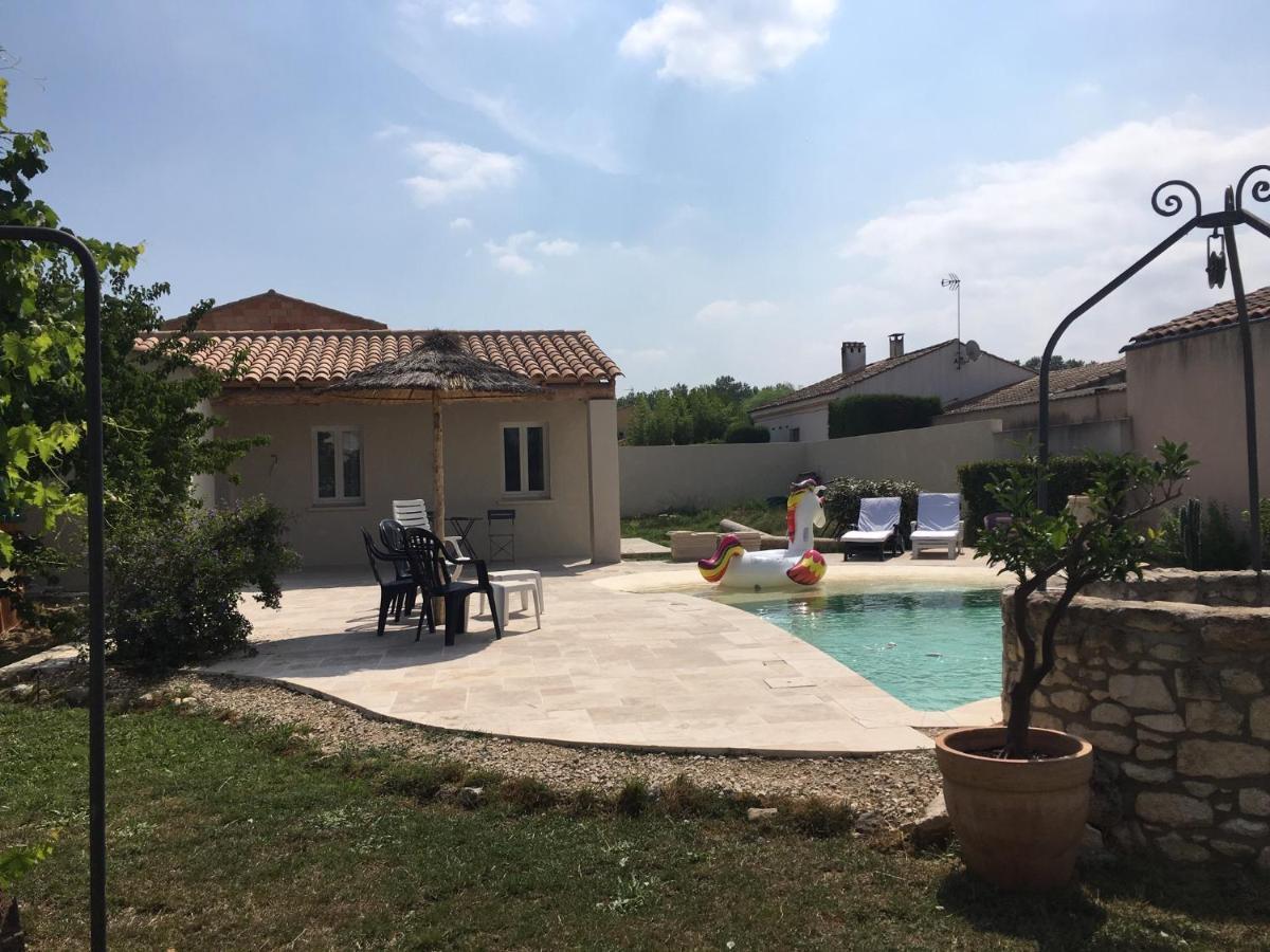 Coquet 2 Pieces Au Calme Avec Piscine Vila Fontvieille Exterior foto