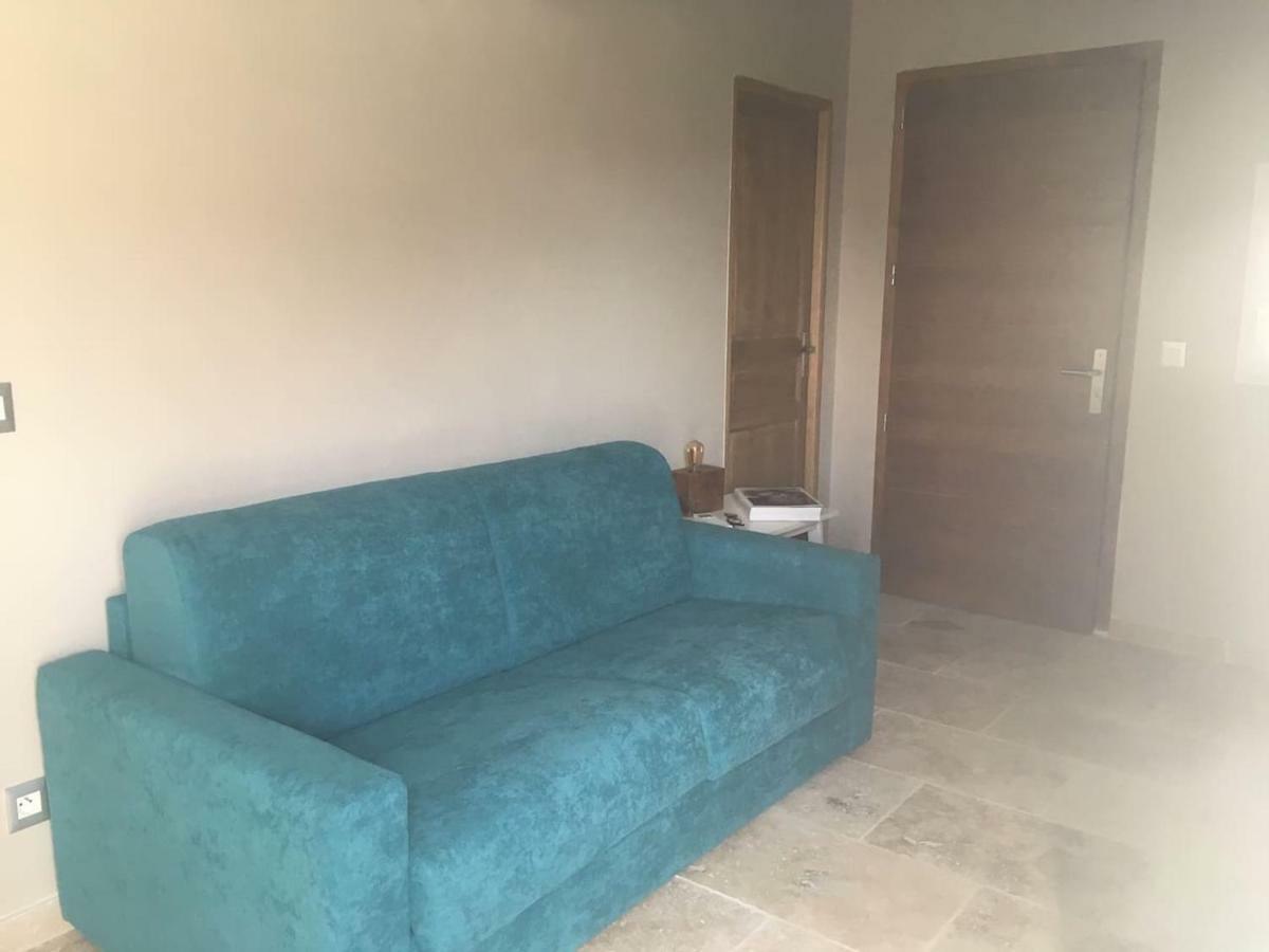 Coquet 2 Pieces Au Calme Avec Piscine Vila Fontvieille Exterior foto