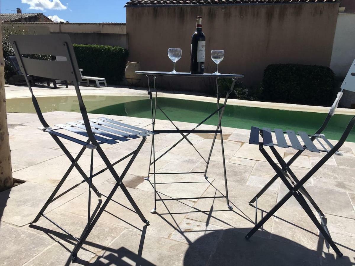 Coquet 2 Pieces Au Calme Avec Piscine Vila Fontvieille Exterior foto